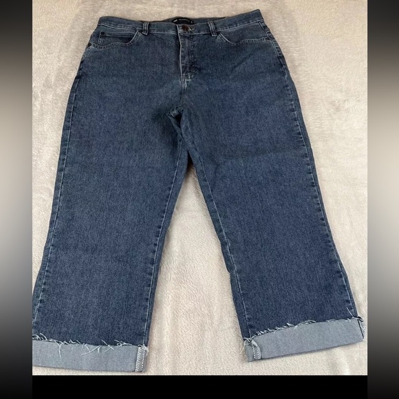 Lee Womens Relaxed Fit medium wash roll cuff cropped jeans size 16P - Picture 1 of 10